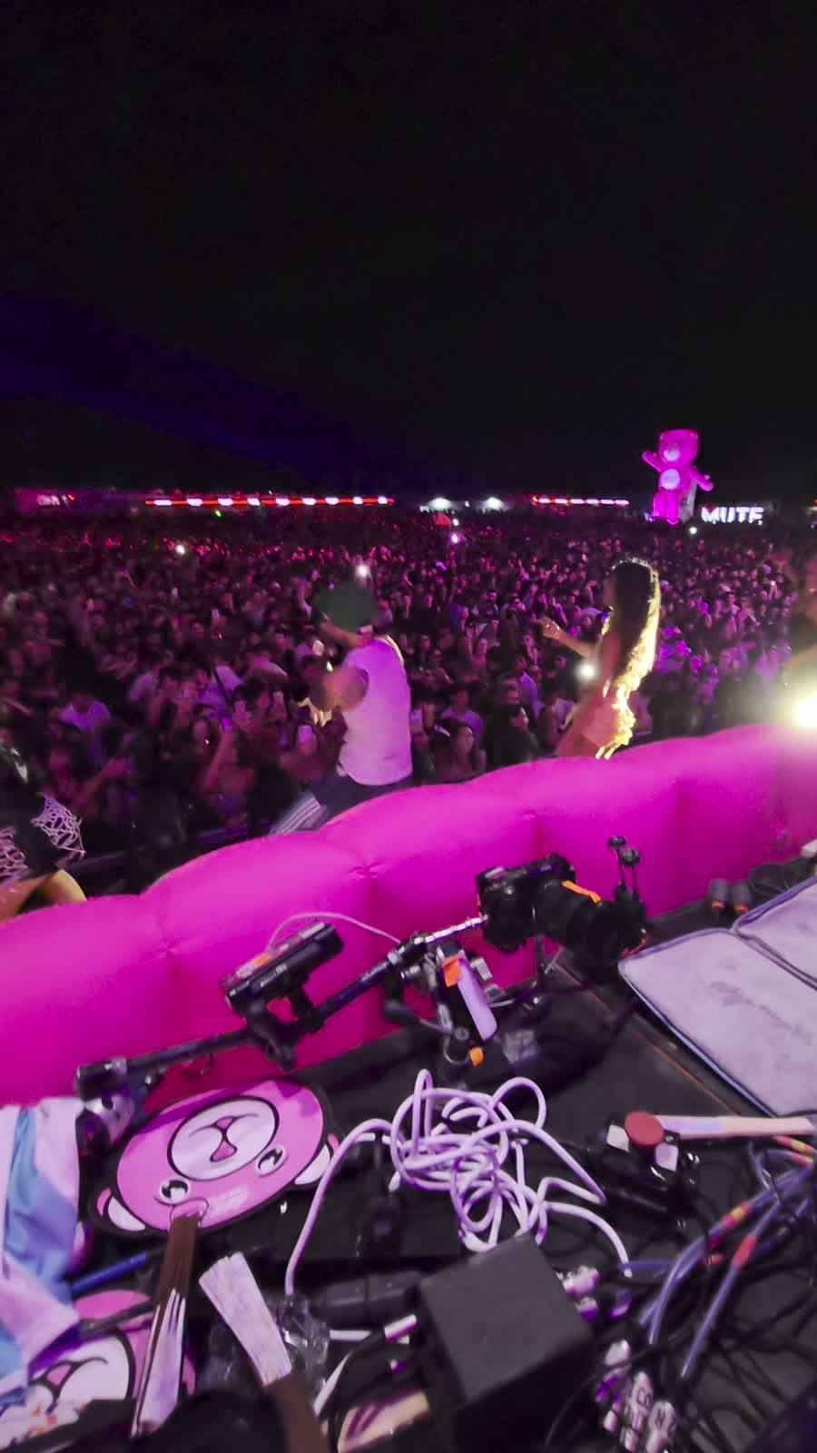 OWIN — festival, multitud